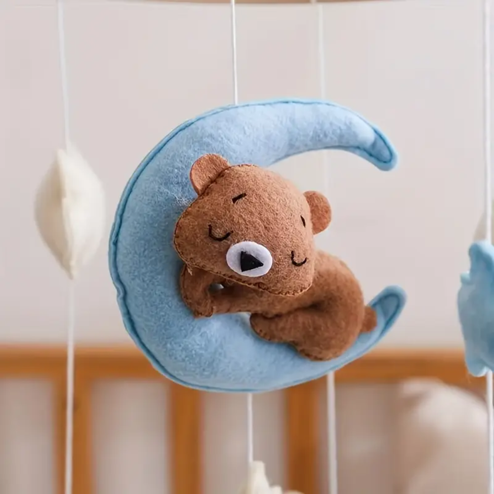 Mobile bébé d’éveil Noliboo – Ours marron au clair de Lune