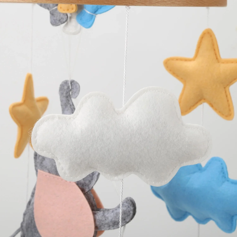 Mobile bébé d’éveil Noliboo - Éléphant au Pays des Nuages