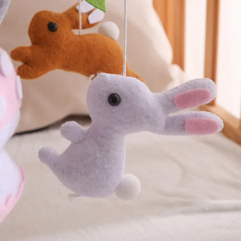 Mobile bébé d’éveil Noliboo - Lapins et le Jardin magique