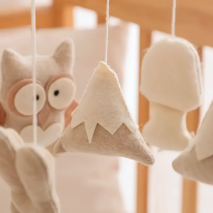 Mobile bébé d’éveil Noliboo - Les Sommets enneigés