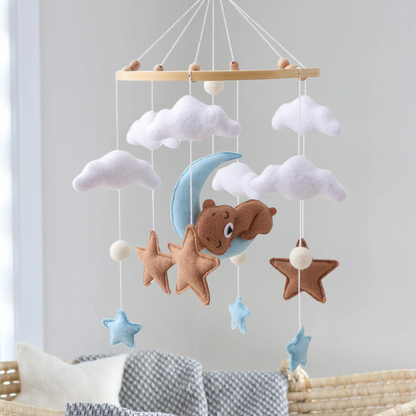 Mobile bébé d’éveil Noliboo – Ours marron au clair de Lune